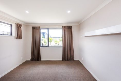 Photo of property in 33 Rodeo Drive, Kelvin Grove, Palmerston North, 4414