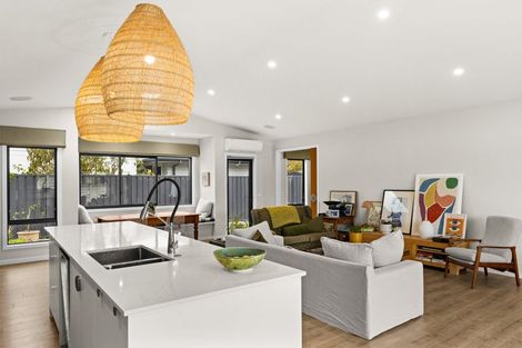 Photo of property in 2 Willowbrook Place, Clive, 4102