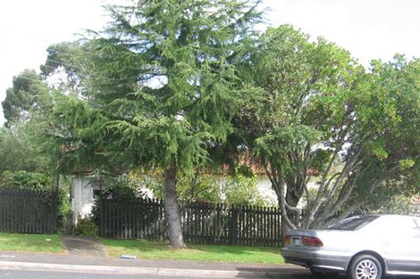 Photo of property in 65 Captain Scott Road, Glen Eden, Auckland, 0602