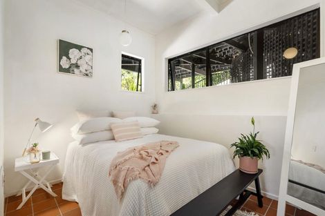 Photo of property in 22 Hebe Place, Birkenhead, Auckland, 0626