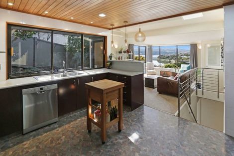 Photo of property in 33 Oak Avenue, Paremata, Porirua, 5024