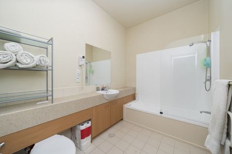 Photo of property in Metro Apartments, 11/220 Thorndon Quay, Pipitea, Wellington, 6011