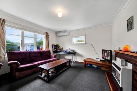 Photo of property in 13 Douglas Street, Hawera, 4610