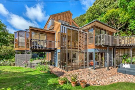 Photo of property in 172 Paremata Road, Paremata, Porirua, 5024