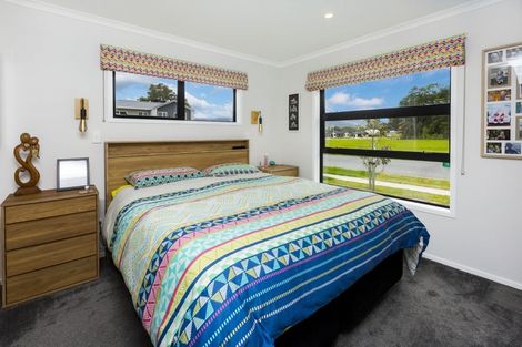 Photo of property in 11 Pattullo Crescent, Wallaceville, Upper Hutt, 5018