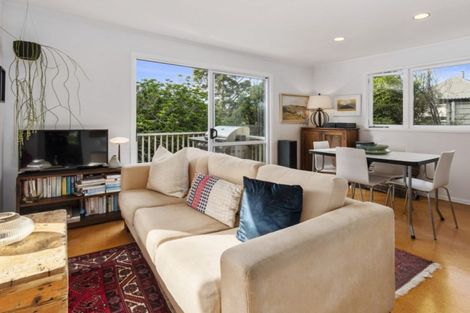 Photo of property in 3 Ferndale Avenue, Leigh, 0985