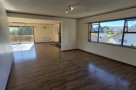 Photo of property in 13 Charles Dickens Drive, Mellons Bay, Auckland, 2014