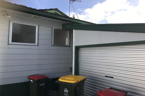 Photo of property in 2/29 Becker Drive, Weymouth, Auckland, 2103
