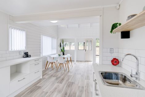 Photo of property in 1/13 Blanes Road, Weymouth, Auckland, 2103