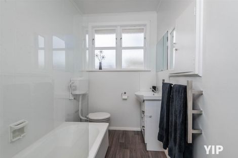 Photo of property in 32 Bracken Road, Paparangi, Wellington, 6037