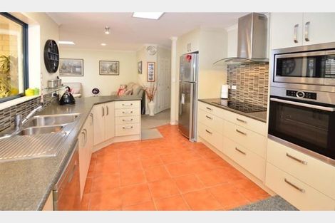 Photo of property in 50 Serene Place, Gulf Harbour, Whangaparaoa, 0930