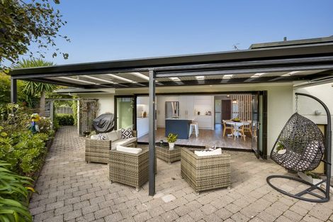 Photo of property in 1 Ewan Place, Taradale, Napier, 4112