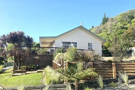 Photo of property in 4 Collins Place, Picton, 7220