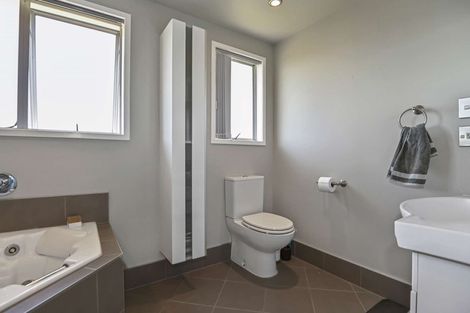 Photo of property in 2 Mclean Terrace, Waipukurau, 4200