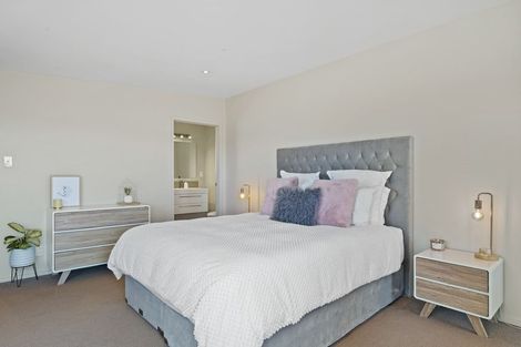 Photo of property in 34 Arahiwi Grove, Tirohanga, Lower Hutt, 5010