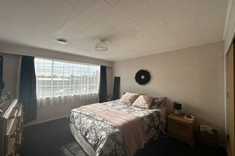 Photo of property in 17 Grange Street, Winton, 9720