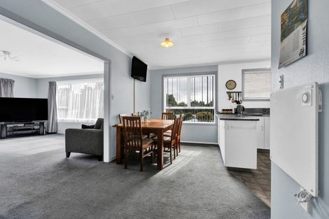 Photo of property in 15 Shaldon Crescent, Blagdon, New Plymouth, 4310