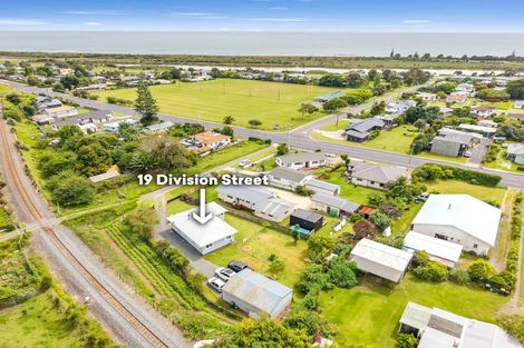 Photo of property in 19 Division Street, Matata, Whakatane, 3194