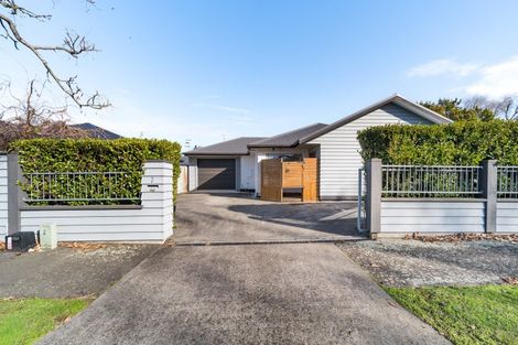 Photo of property in 2 Cardiff Street, Highbury, Palmerston North, 4412