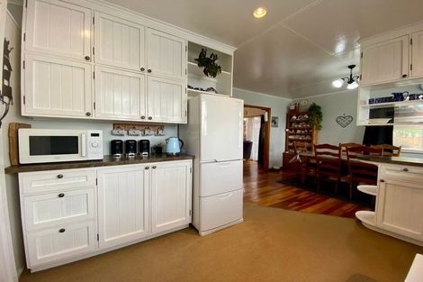 Photo of property in 1020 Tremaine Avenue, Roslyn, Palmerston North, 4414