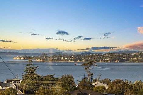 Photo of property in 48 Parkhill Road, Mellons Bay, Auckland, 2014