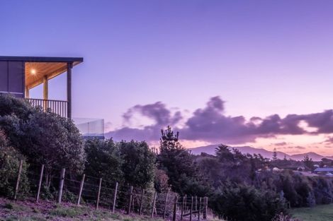 Photo of property in 194 Peka Peka Road, Peka Peka, Waikanae, 5391