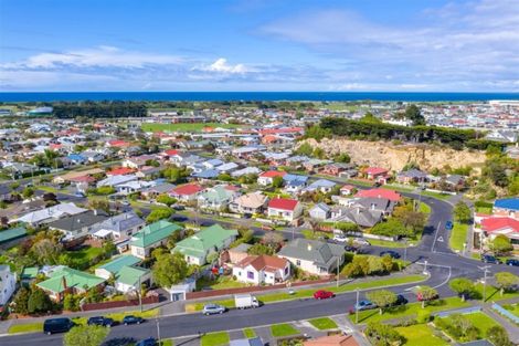 Photo of property in 10 Lochend Street, Musselburgh, Dunedin, 9013