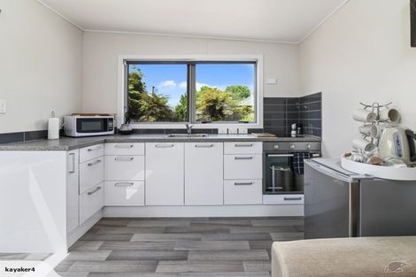 Photo of property in 26 Willow Avenue, Hannahs Bay, Rotorua, 3010