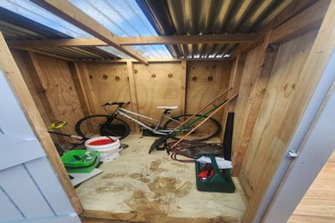 Photo of property in 13-13a Benzie Avenue, Wallaceville, Upper Hutt, 5018