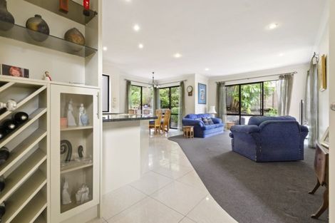 Photo of property in 44 Grammar School Road, Pakuranga, Auckland, 2010