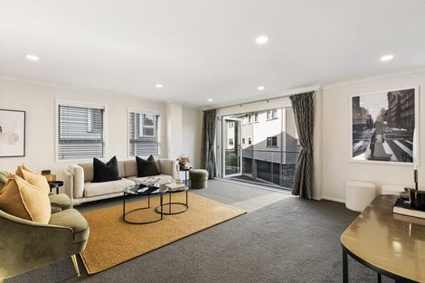 Photo of property in 6/13 Kaihu Street, Northcote, Auckland, 0627