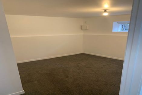 Photo of property in 16a Holiday Road, Stanmore Bay, Whangaparaoa, 0932