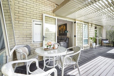 Photo of property in 15 Satchmo Place, Rototuna North, Hamilton, 3210