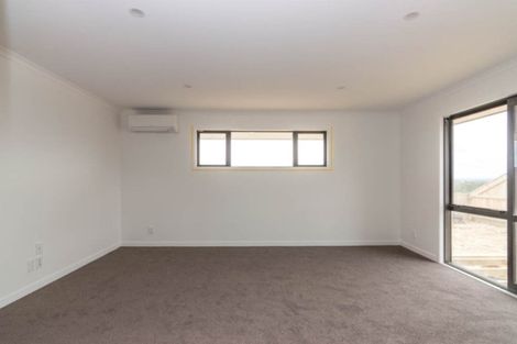 Photo of property in 33 Silicon Way, Fitzherbert, Palmerston North, 4410