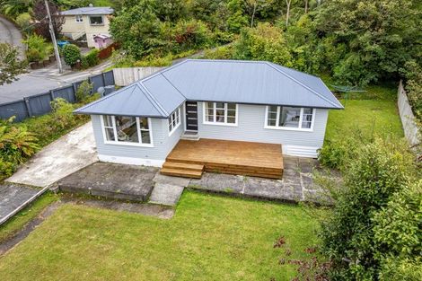 Photo of property in 16 Rintoul Grove, Stokes Valley, Lower Hutt, 5019