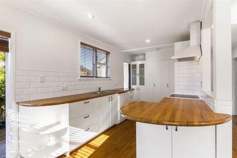 Photo of property in 94 Tripoli Road, Panmure, Auckland, 1072