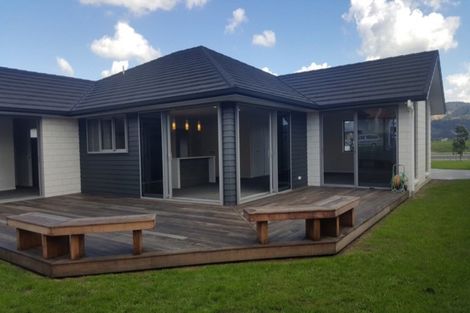 Photo of property in 102 Kupe Drive, Whitianga, 3510