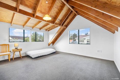 Photo of property in 2/470 East Coast Road, Windsor Park, Auckland, 0630