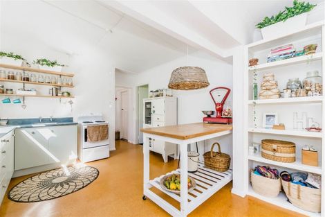 Photo of property in 42 Field Way, Waikanae Beach, Waikanae, 5036