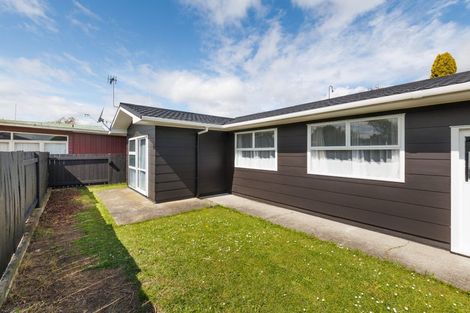 Photo of property in 5 Westhaven Grove, Takaro, Palmerston North, 4412