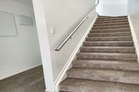 Photo of property in 36a Poruru Close, Papakura, 2110