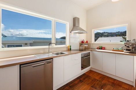 Photo of property in 81 Eden Street, Island Bay, Wellington, 6023