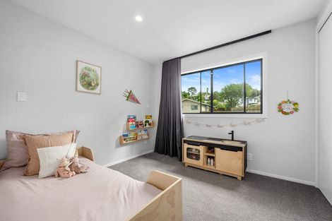 Photo of property in 8 Oldham Place, Browns Bay, Auckland, 0630