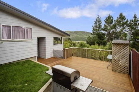 Photo of property in 19 Greenwich Grove, Stokes Valley, Lower Hutt, 5019