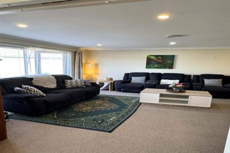 Photo of property in 42 Peter Hall Drive, Kelvin Grove, Palmerston North, 4414