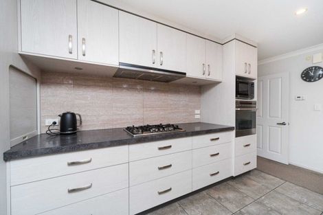 Photo of property in 3 Astelia Court, Milson, Palmerston North, 4414