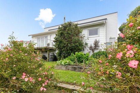 Photo of property in 5 Trinidad Crescent, Grenada Village, Wellington, 6037