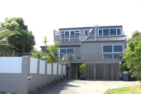 Photo of property in 28 Hadfield Street, Beach Haven, Auckland, 0626