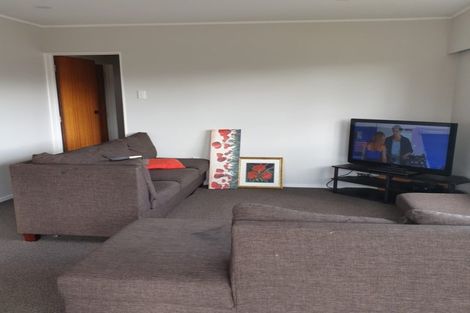 Photo of property in 17a Edgewater Parade, Waiuku, 2123