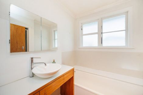 Photo of property in 132 Limbrick Street, Terrace End, Palmerston North, 4410
